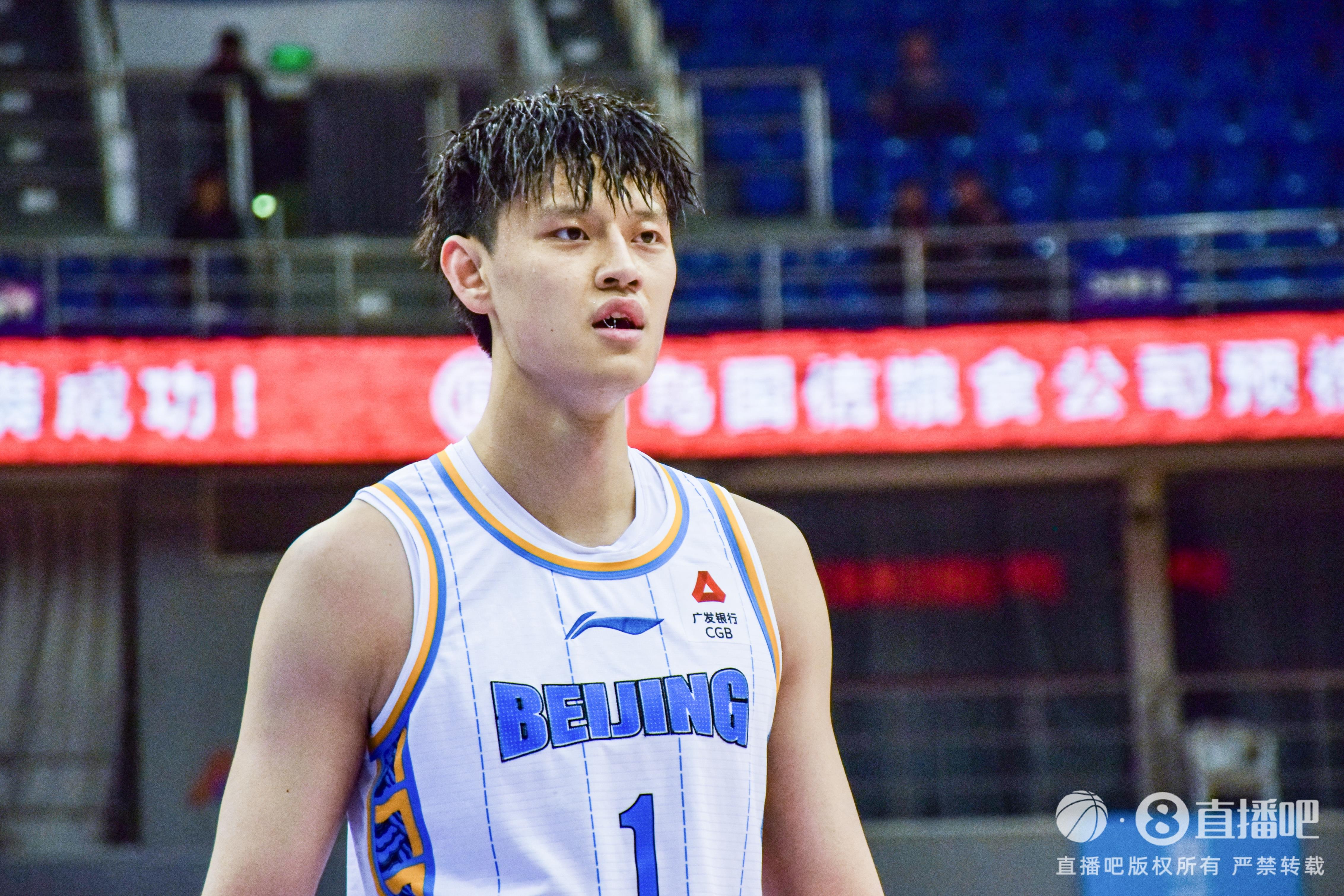 7次大帽相當(dāng)炸裂！曾凡博替補(bǔ)砍16分7板7帽 大帽絕殺遼寧！